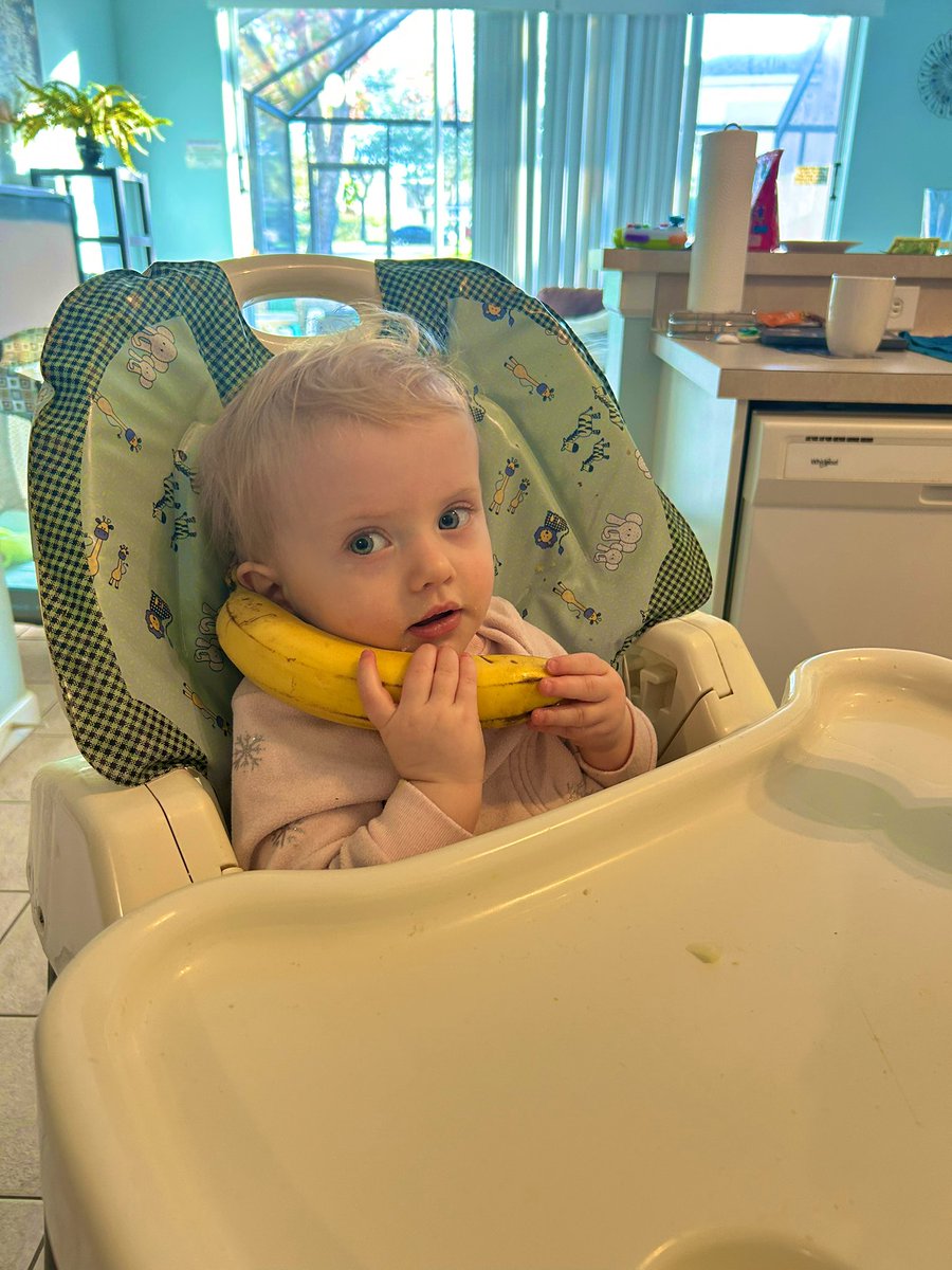 samboone_85's tweet photo. Oh Hi?! The cell service here is terrible, Dad. π #babyisla #fridayvibes https://t.co/4WY31wUc1a
