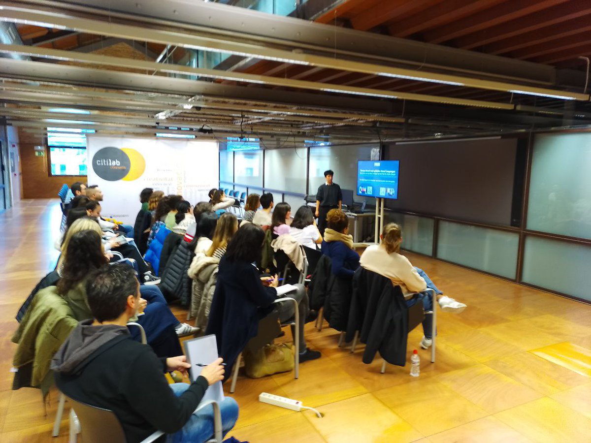 se_bll5's tweet image. Jornada pedagògica per a professorat referent del programa “Sharing to learn” al Baix Llobregat, al Citilab, amb participació de prop d’una trentena de docents especialistes d’anglès de Cornellà i Sant Joan Despí. @citilab