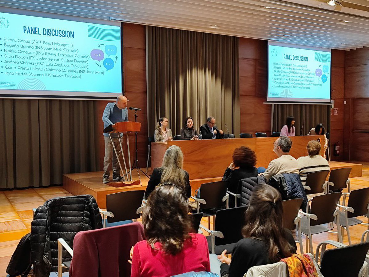se_bll5's tweet image. Jornada pedagògica per a professorat referent del programa “Sharing to learn” al Baix Llobregat, al Citilab, amb participació de prop d’una trentena de docents especialistes d’anglès de Cornellà i Sant Joan Despí. @citilab