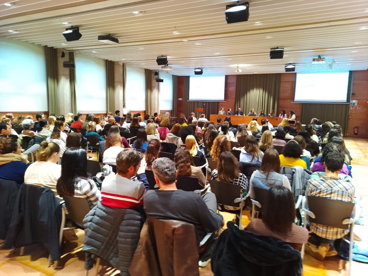 se_bll5's tweet image. Jornada pedagògica per a professorat referent del programa “Sharing to learn” al Baix Llobregat, al Citilab, amb participació de prop d’una trentena de docents especialistes d’anglès de Cornellà i Sant Joan Despí. @citilab