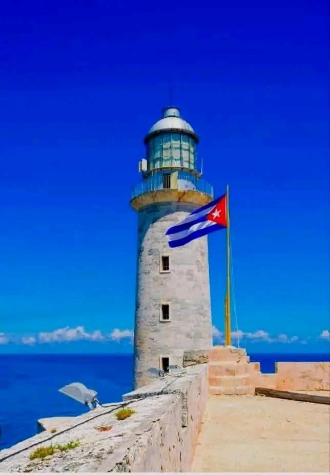 ¿Amas a Cuba?
Si amas a Cuba 🇨🇺 deja un ❤️ y un RT 🔁 en este post 👇🏻