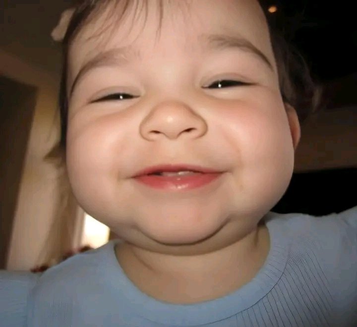 My sister is calling me on video call.
Her son: