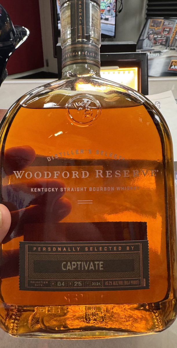 Boomer Esiason (@7boomeresiason) on Twitter photo Thanks to <a href="/Captivate/">Captivate</a> for our “Feel Good Friday” gifts! <a href="/WoodfordReserve/">Woodford Reserve</a> 👍🏻🔥<a href="/WFANmornings/">Morning Show with Boomer & Gio</a> <a href="/GioWFAN/">Gregg Giannotti</a> Thanks to <a href="/Captivate/">Captivate</a> for our “Feel Good Friday” gifts! <a href="/WoodfordReserve/">Woodford Reserve</a> 👍🏻🔥<a href="/WFANmornings/">Morning Show with Boomer & Gio</a> <a href="/GioWFAN/">Gregg Giannotti</a>