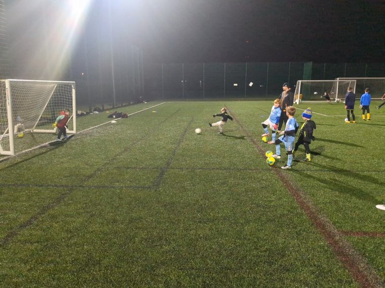 Morley Keepers Have Another Fab Session #Pitchero
morleyyouthfc.com/news/morley-ke…