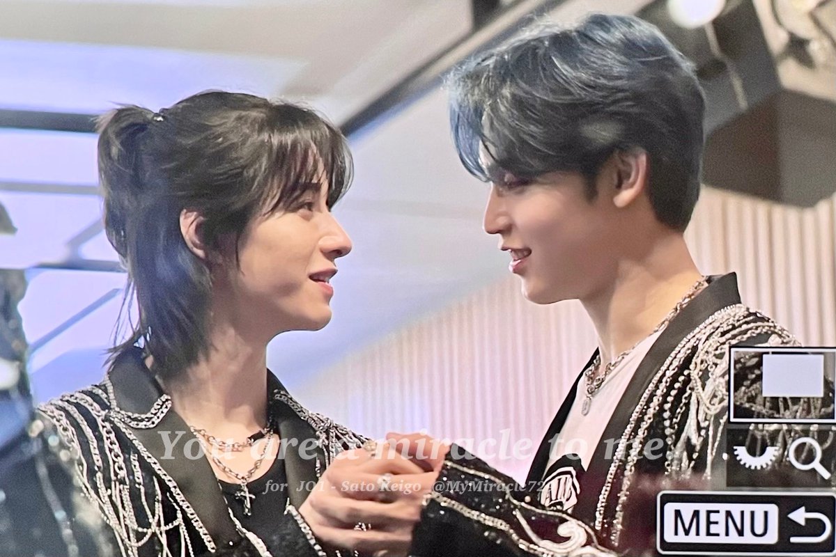 MyMiracle729's tweet photo. 𝐩𝐫𝐞𝐯𝐢𝐞𝐰 ⋮ 250221 🤎💚
#JO1 #제이오원 #佐藤景瑚 #SATOKEIGO #사토케이고 https://t.co/h7n54VsgNp