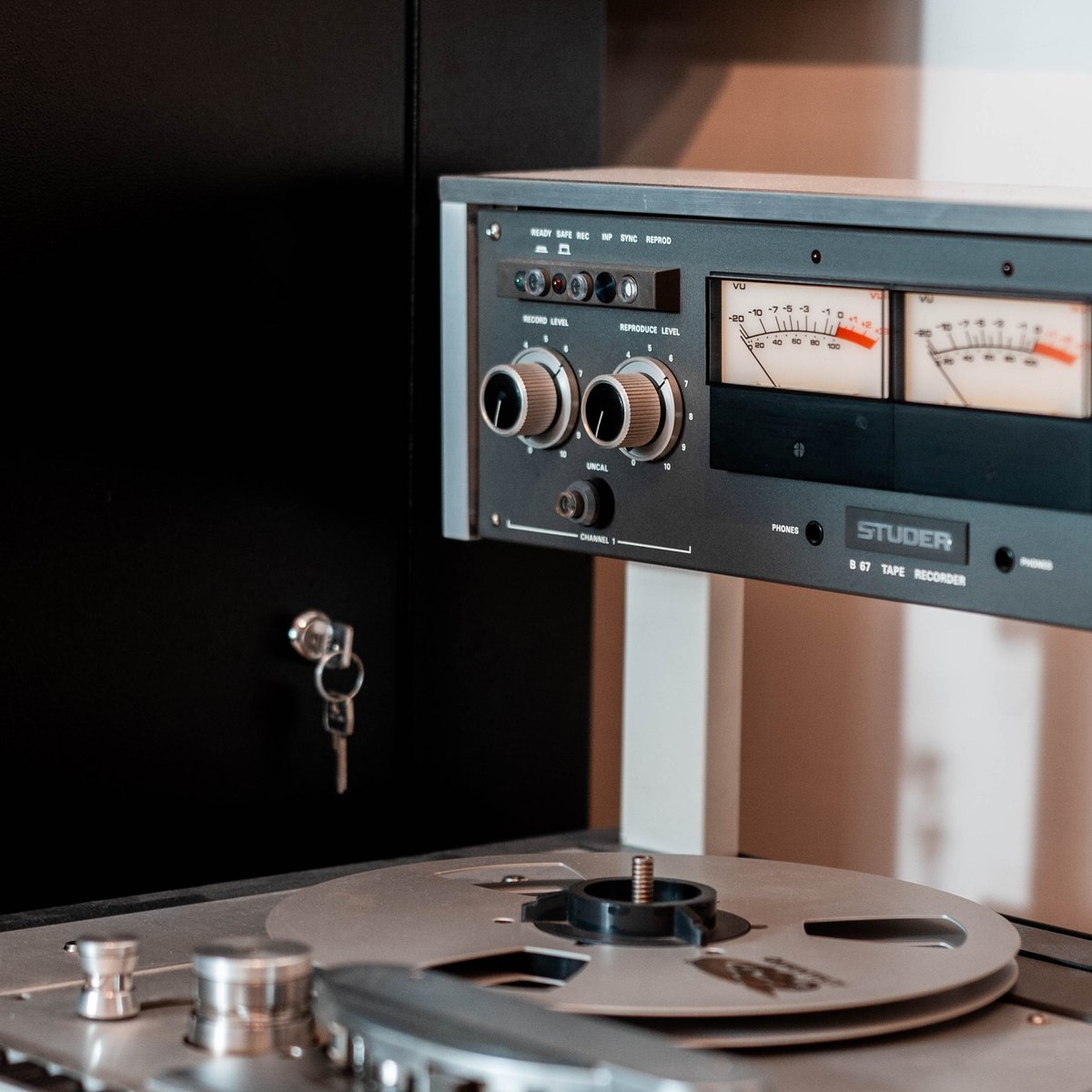 For this week’s Feature Friday we’re in Norfolk to welcome a brand new studio to the roster. This is The Grange Studios! 

The Grange is an idyllic residential recording studio set in a brick-built 17th century barn in South West Norfolk. For 20 years the studio has been at the