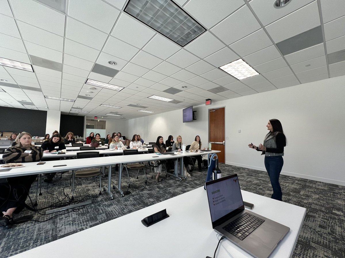 <a href="/melaniemeeks/">Melanie Meeks</a> and <a href="/AllieHorne416/">Allie Horne</a> enjoyed presenting to <a href="/SMPSNorthTexas/">SMPS North Texas</a> yesterday. The topic: How to Win a Proposal in 10 Days.