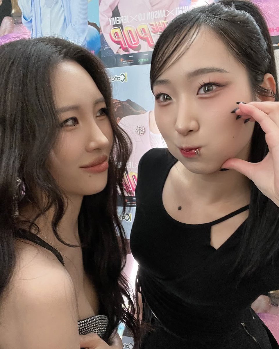 miyanepearl's tweet photo. Another backup dancer shared extra photos with Sunmi
#Sunmi #선미 #宣美 cr@yxxsxjxx
#KATCHTHEPOP @miyaohyeah https://t.co/F9qEY0hURC