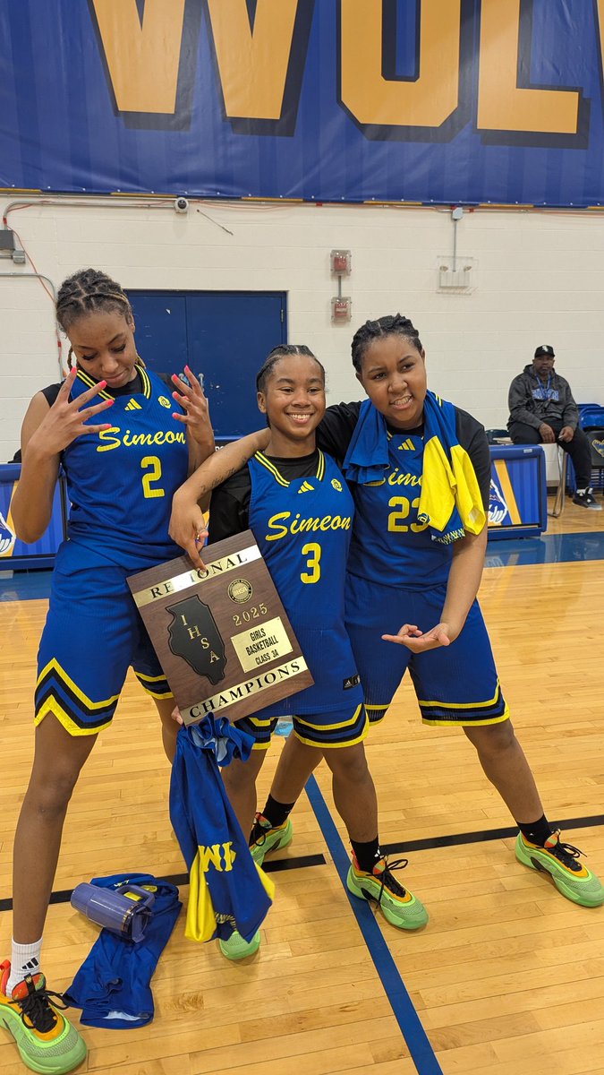 Janiya_Pillow25's tweet photo. 3A Regional Champions!!! ππππ @SimeonNation #FINISHTHEMISSION
#CHASINGSTATE
#3
#MISSIONINPROGRESS
#PUTITONTHEBANNER https://t.co/iWt9hoIKOy