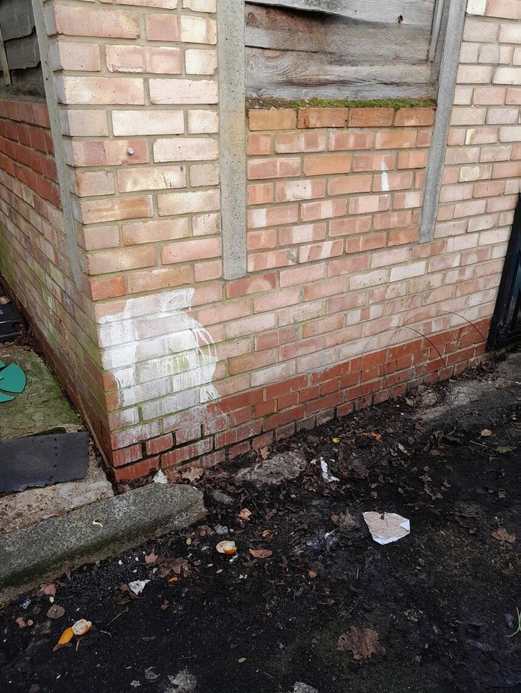 BarnetCouncil's tweet photo. Our enforcement team in Barnet is committed to prosecuting fly tippers and keeping our streets clean. Report any fly tipping you see here:
https://t.co/2Op8ToeOLf
#KeepingOurBoroughClean #FlyTipping #CaringForOurPlaces https://t.co/Glmd3cs33Z