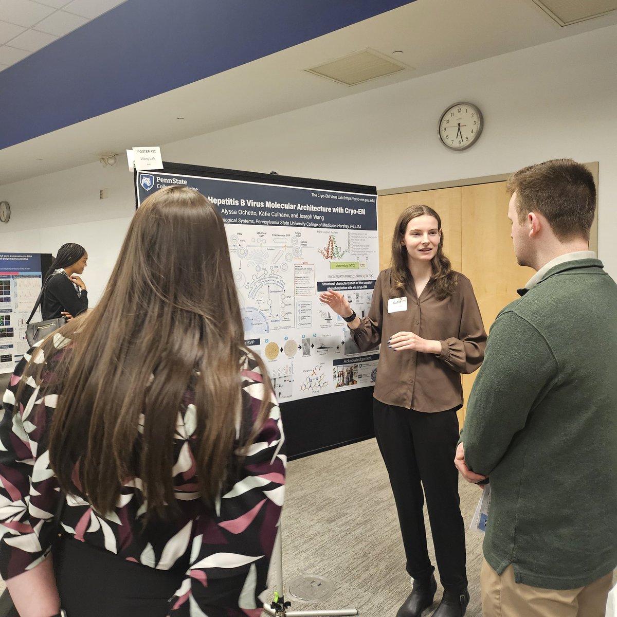 VirusEMLab's tweet image. Today is our graduate student recruitment day, and I couldn’t be more proud of Katie, a first-year BMS student in our lab, for presenting her very first poster session! 🎉  it’s exciting to see her share her work with the broader scientific community. “Thank you, Katie”! 👏