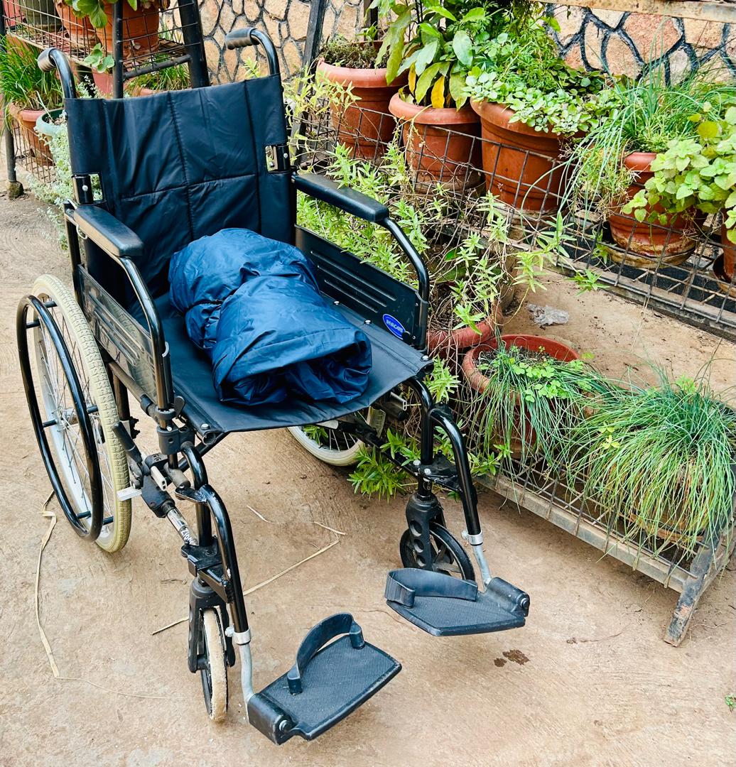 Sophie Kaseregenyi (@sophiekaserege2) on Twitter photo This wheelchair, complete with a leg cover for warmth, has been generously donated by our partner,<a href="/Sue/">Sue Hartigan</a>
,<a href="/united/">United Airlines</a>
#AdvocacyForInclusion
#MobilityForAll
#independence
#FeebleCareUganda This wheelchair, complete with a leg cover for warmth, has been generously donated by our partner,<a href="/Sue/">Sue Hartigan</a>
,<a href="/united/">United Airlines</a>
#AdvocacyForInclusion
#MobilityForAll
#independence
#FeebleCareUganda