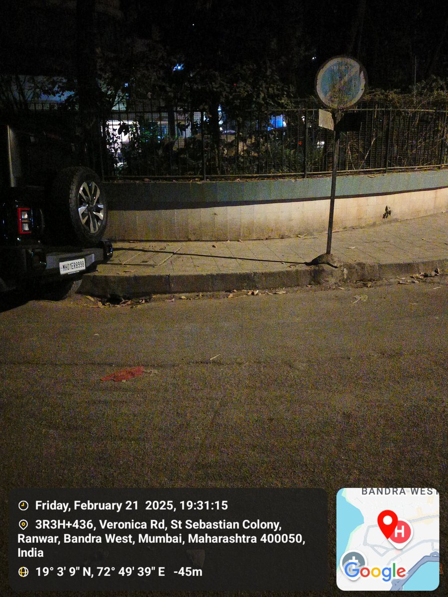 Ricper16's tweet image. @CPMumbaiPolice@MNCDFbombay @MTPHereToHelp@mumbaitraffic. This car is parked in a No Parking Zone on Veronica Road Bandra West next to KyleMore building on the wrong side of the road. Kindly issue the owner of the vehicle a parking ticket.