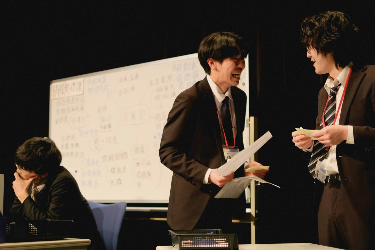 【ゲネの様子をお届け🛬】

Bブロックのゲネ写真が届きました！

🌟息切れカメレオン
⭐️者見遊山
💫劇団白芸
-
明日、19:30からラストの上演です。
当日券はキャンセル待ちでのご案内となります🏃‍➡️

15時からはDブロックの初日ステージがございます！