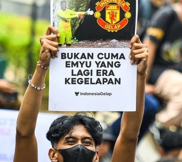 utdfocusid's tweet photo. Bahkan disituasi kaya gini masih sempet-sempetnya menghina emyu 😭 https://t.co/Kp4rIcn45c