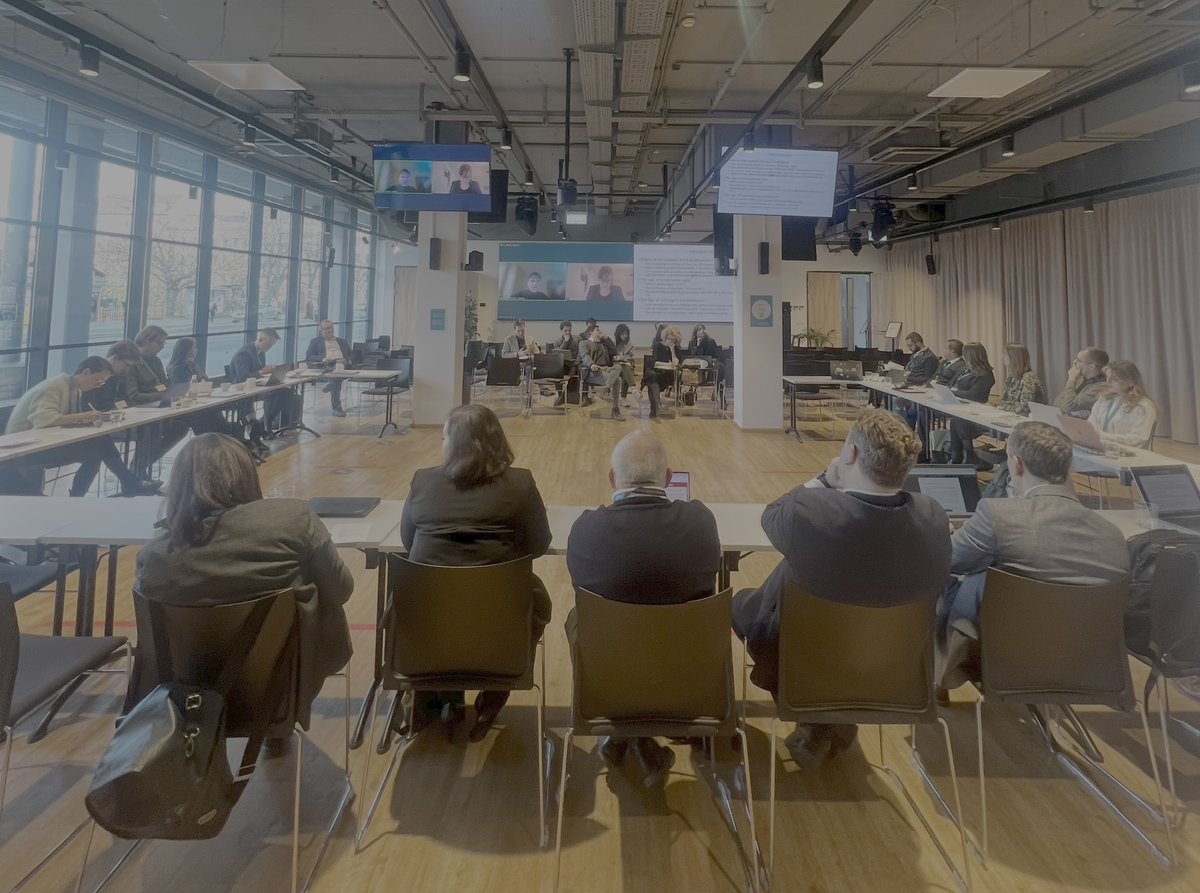 Panel 3: '2nd World narratives about international law' #SWAIL
▪️Gor Samvel (<a href="/UiTNorgesarktis/">UiT Norges arktiske universitet</a> )
▪️<a href="/DAKourtis/">Dimitrios A. Kourtis</a> (<a href="/Auth_University/">Aristotle University of Thessaloniki</a>)
▪️Svitlana Starosvit (American Society of International Law)
▪️Harshad Pathak (<a href="/UNIGEnews/">Université de Genève</a>)
Chaired by <a href="/andrea_leiter/">Andrea Leiter</a> (<a href="/UvA_Amsterdam/">UvA Amsterdam</a>
<a href="/ACIL_UvA/">Amsterdam Center for International Law</a>)