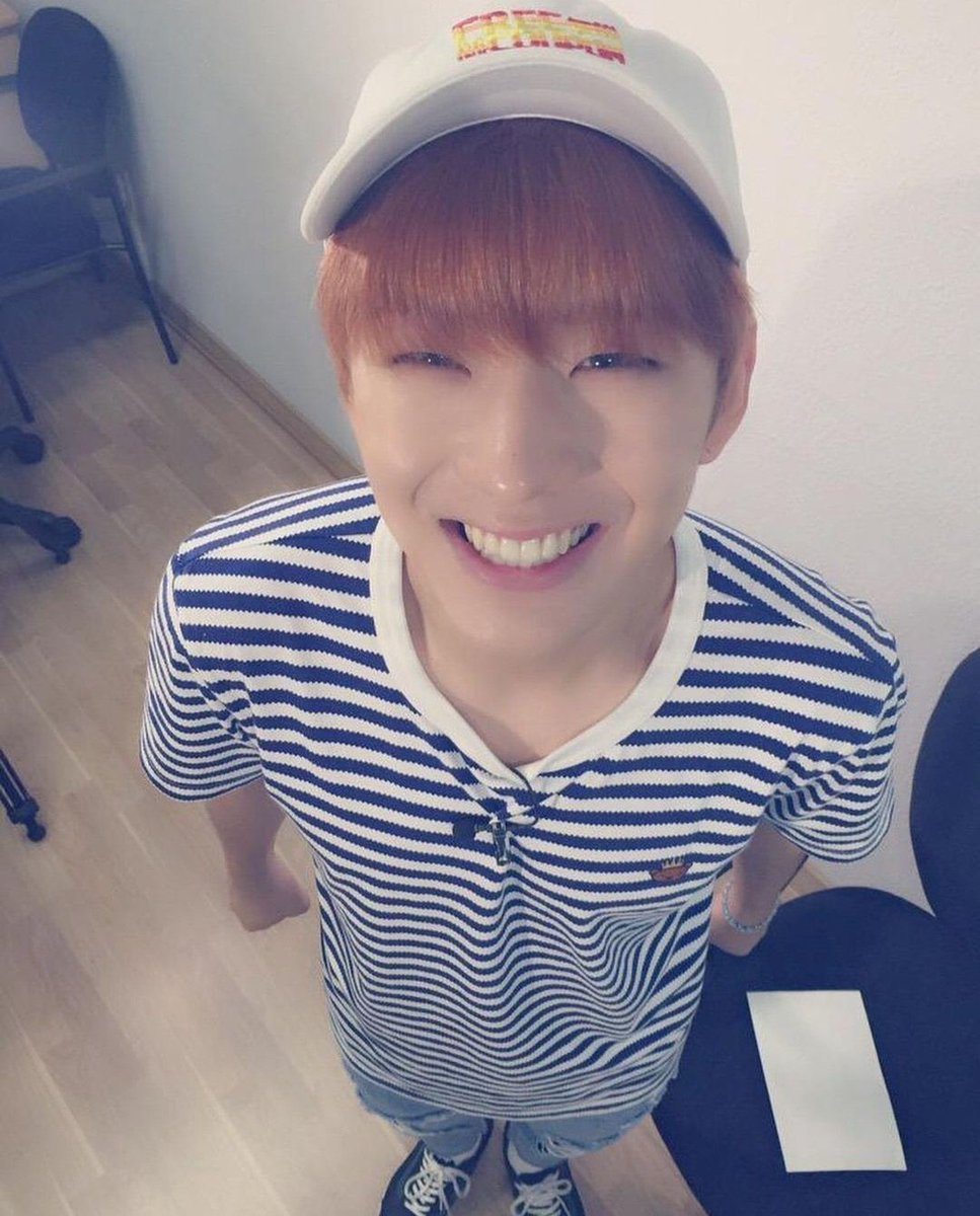 KIHYUNY00's tweet photo. "Well watching him grow up.. From a cutie pie to him now really amused me, he still is a cutie pie but the mature aura is to strong"

😌 yes that's me https://t.co/yiVVVhtjd2