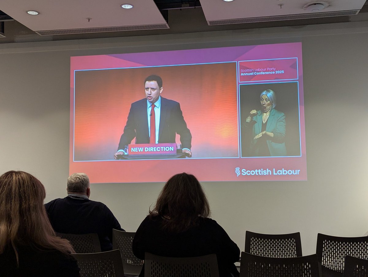 Marek Zemanik (@marek_zemanik) on Twitter photo Thanks to cancelled flights, frantic rebooking to and from different airports and truly atrocious weather, I was late and only managed to squeeze into the overflow room for <a href="/AnasSarwar/">Anas Sarwar</a>'s speech at #ScotLab25. Thanks to cancelled flights, frantic rebooking to and from different airports and truly atrocious weather, I was late and only managed to squeeze into the overflow room for <a href="/AnasSarwar/">Anas Sarwar</a>'s speech at #ScotLab25.