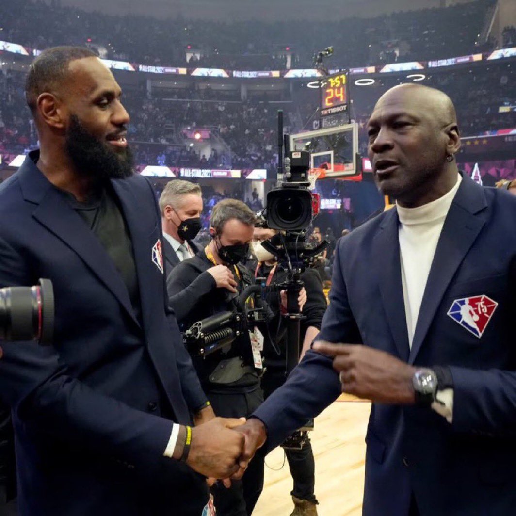 DieHard_Chicago's tweet photo. 6 Finals losses in one photo https://t.co/Dvacij0M3K