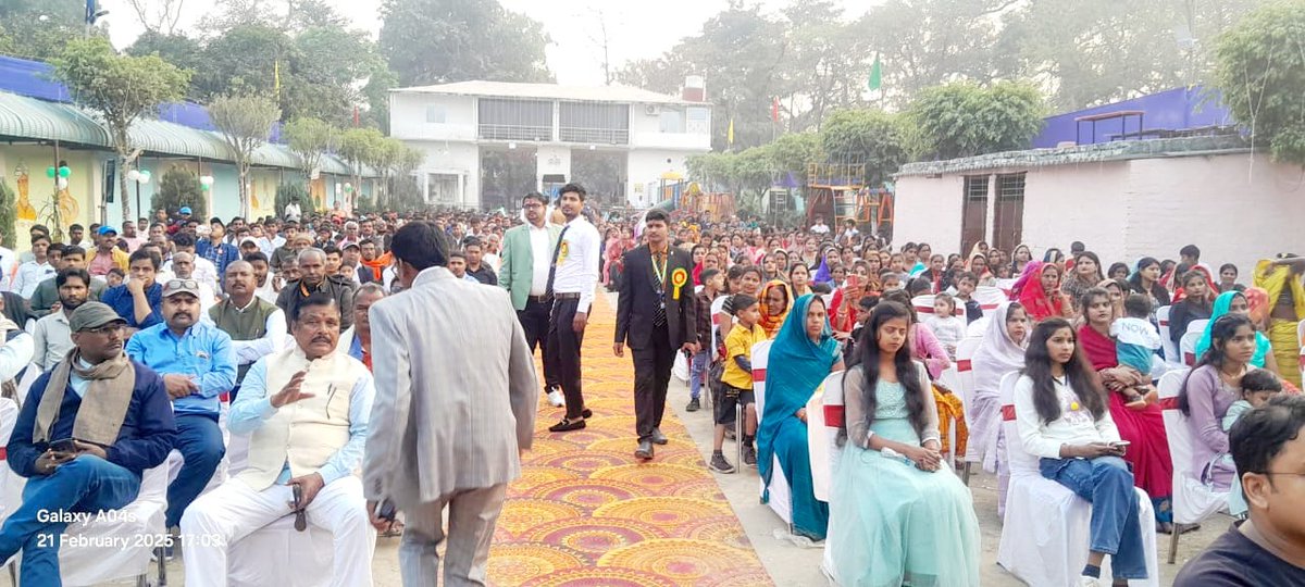 DrDeepakkumar_'s tweet image. #मोतिहारी 
सिरसा में श्री रुपनारायण कुशवाहा जी द्वारा संचालित ग्रीन वैली स्कूल के वार्षिकोत्सव कार्यक्रम क़ो सम्बोधित करते हुए।
शिक्षा ही एक ऐसी हथियार है जिससे समाज क़ो विकसित किया जा सकता है।
#schoolactivities 

Dr.Deepak kumar