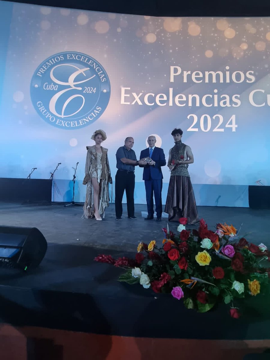 ruamny_c's tweet photo. Transfermóvil  recibe premio Excelencias Cuba, en la noche del 20 de febrero de 2025. Premio Voto Popular.
#EtecsaConCuba https://t.co/wf1JQKEiO1
