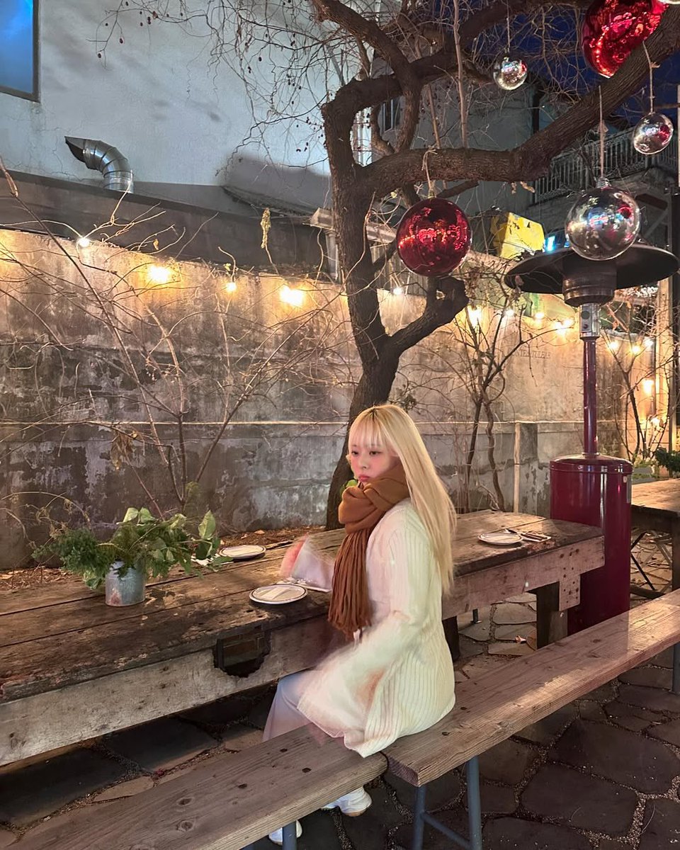 VIVlKHVV's tweet photo. So I went on a date https://t.co/dqV8PAMlOl