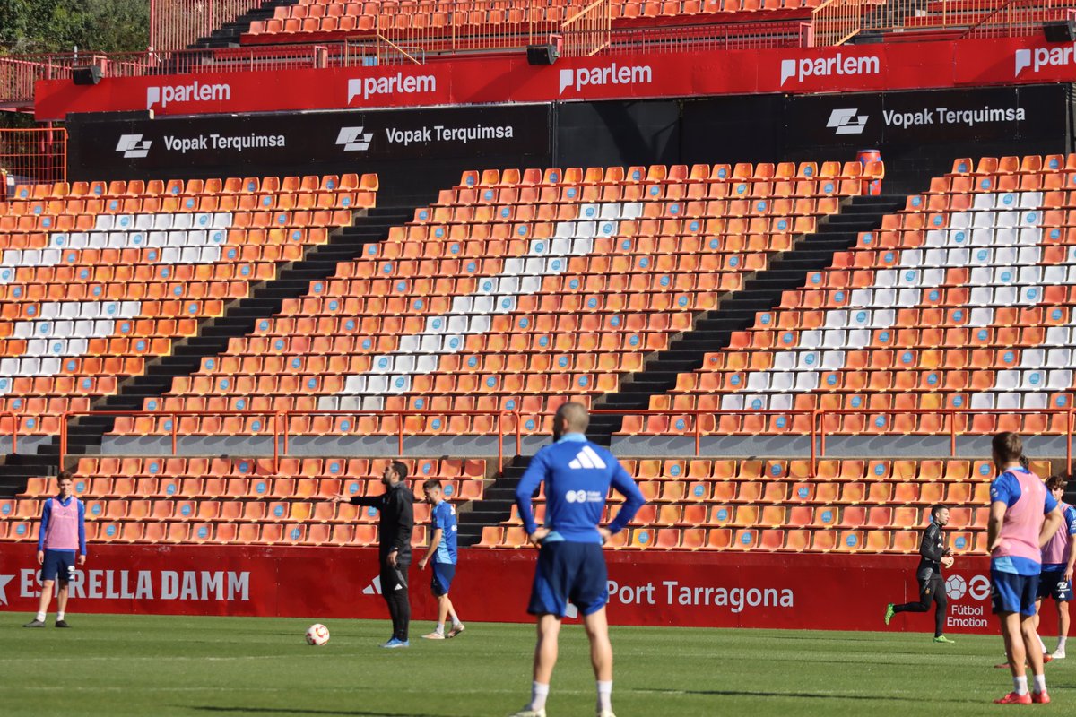 Parlem's tweet photo. Treball en equip, constància i suport! ❤️

⚽ El futur es construeix des de les arrels, amb cada entrenament! @NASTICTARRAGONA 🔥 https://t.co/GNvZVHtYnq