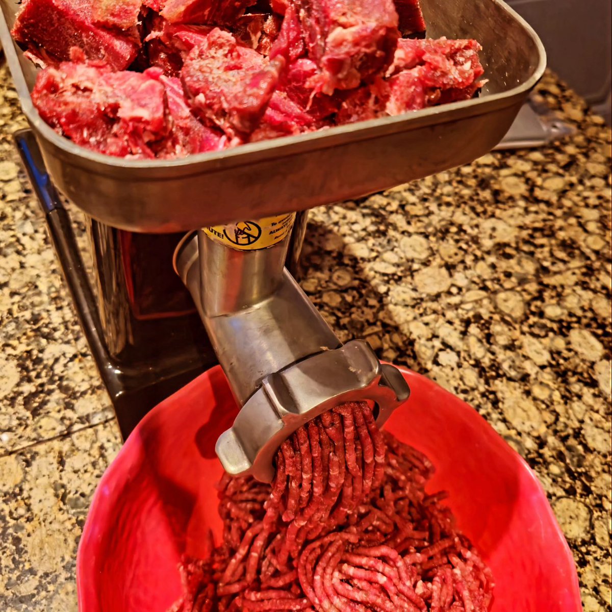 dc__outdoors's tweet photo. 𝐖𝐡𝐚𝐭 𝐚 𝐠𝐫𝐢𝐧𝐝!

Recently ran out of ground venison,  so I spent last night watching some hockey and grinding up and vacuum packing 12 pounds of Venison trim.

#Hunter #deer #Venison #whitetails #food #hunt2eat #fromfieldtofork #fromfieldtoplate #YouTube #youtuber https://t.co/IHJrTBnnB5