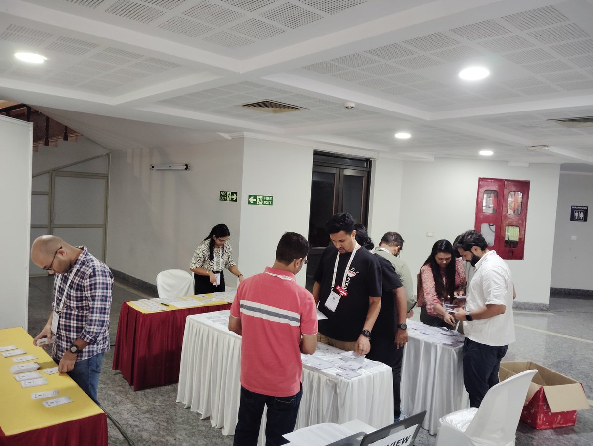 pyconindia's tweet image. #PyConIndia2024 wasn’t just an event—it was built by rockstar volunteers! ❤️ 
Want exclusive BTS access, networking, real-world skills &amp;amp; that “we did it!” moment? 

This is your sign to volunteer!
Join the crew : in.pycon.org/volunteer

#PyConIndia2025 #VolunteerWithPyCon