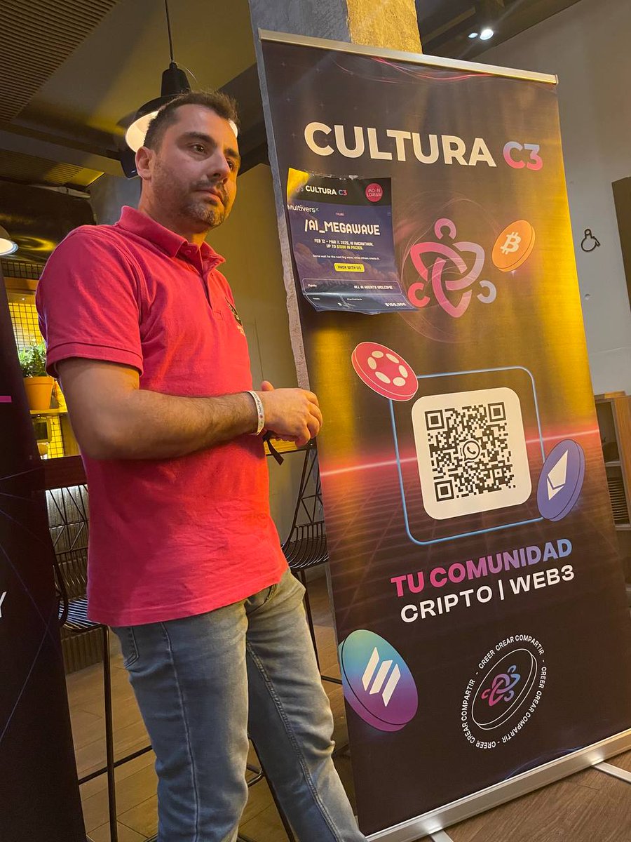 moonlorian's tweet image. 🌟 ¡Increíble momento en el evento Cultura C3! Nuestro CEO @sergivip compartió una visión fascinante sobre el #Hackathon #AI_MegaWave de @MultiversX, presentado por la talentosa Nicole Fucili de @cultura_c3  📷