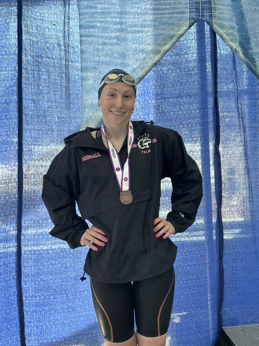 Adrianna Hudnall picks up her 2nd medal of the day placing 6th in the 100 Freestyle. Adrianna matched her PR time of 53.14!!