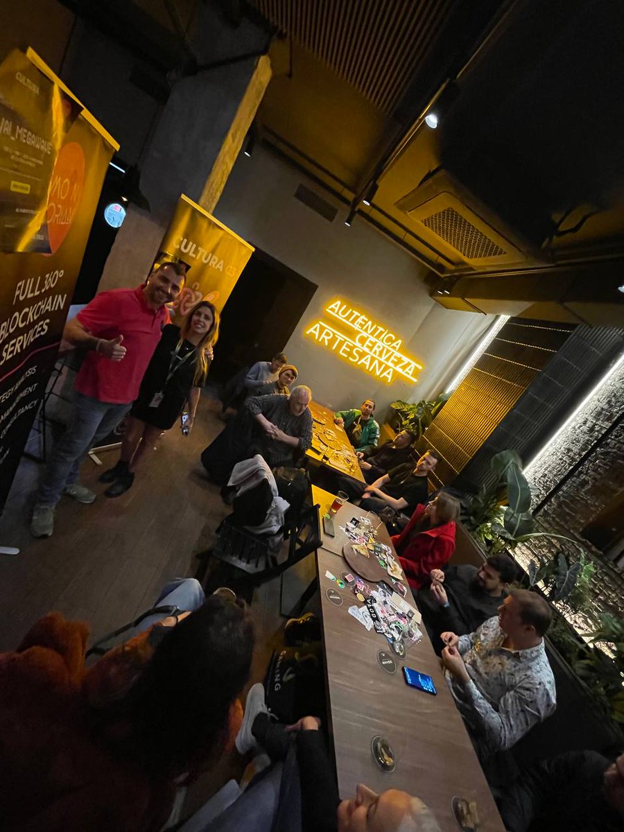 moonlorian's tweet image. 🌟 ¡Increíble momento en el evento Cultura C3! Nuestro CEO @sergivip compartió una visión fascinante sobre el #Hackathon #AI_MegaWave de @MultiversX, presentado por la talentosa Nicole Fucili de @cultura_c3  📷