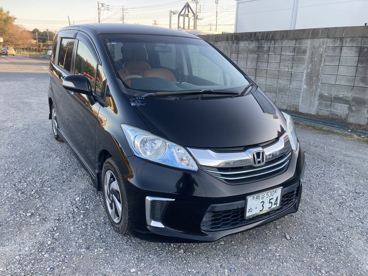vavmpp's tweet photo. 燃費最強　フリードHV

車検7年10月
26年式
18万キロ　　
ハイブリッド車
燃費JC08：21.6km/L
シートカバー
アイドリングストップ
ETC
左電動パワースライドドア
キーレス
オートエアコン
エコモード付き
ナビ付き

お得な車検付き！
燃費いいコンパクトファミリーカー　フリードハイブリッドです！ https://t.co/7KHH6JKcB8