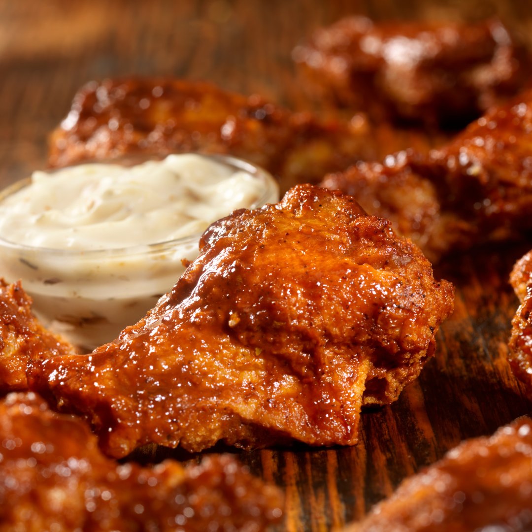 ZingaleBilliard's tweet photo. Dip out of work and into an order of some tasty wings ๐
#Zingales #Pool #8ball #tallahassee #florida #sportsbar #drinks #poolhall #darts #bargames #billiards #pool #ball #billiard #snooker #pooltable #bar #fun #friends #bowling #poolplayers #beer #poolshark #poolplayer #poolhall https://t.co/zQKQihPwLk