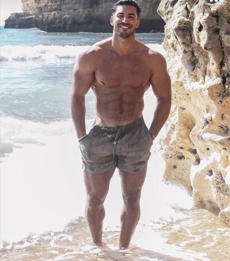 Sea waves feel so nice these days… just like this vibe! 🌊😏☀️