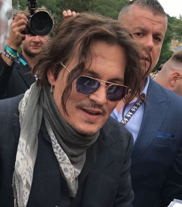 Johnny Depp Rate this picture from 1-10