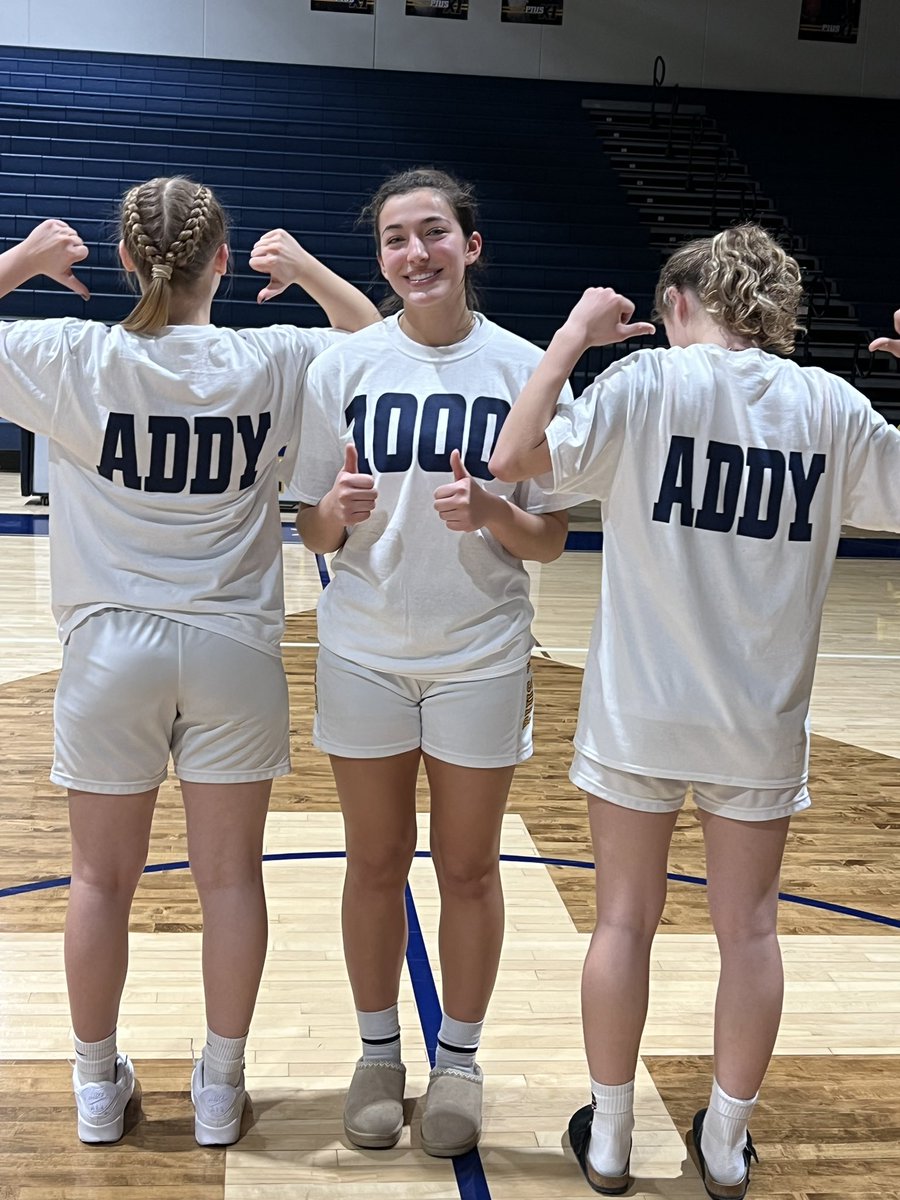 PiusLadyballer's tweet image. Congratulations to @AddisonM_30  for reaching 1000 points at Weds game against Greenfield! You can see how happy her teammates were to help her reach her goal #teammates❤️
