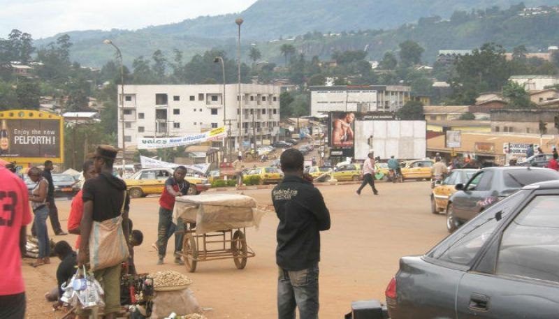 MimiMefoInfo's tweet image. Security forces in Bamenda have safely detonated a locally-made explosive device allegedly planted by separatist fighters near the entrance to New Road Junction at Mile 2 Nkwen, buff.ly/4gVVwVw 

#Cameroon #Nkwen #Bamenda #Anglophonecrisis #news