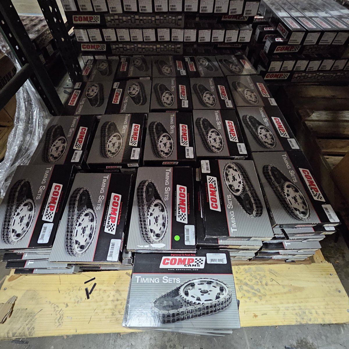 COMPCams's tweet image. Keep perfect timing with our COMP Timing Set! Visit our website NOW to check out all our in-stock performance parts and upgrade your build today! #COMPPerformance #PerfectTiming #InStockNow