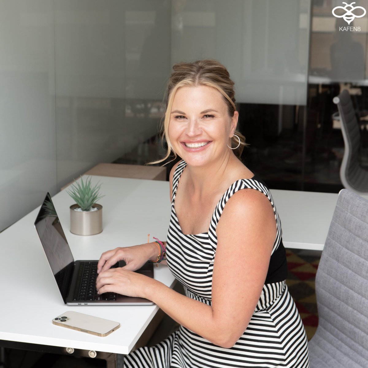 amoorhouse's tweet photo. What is it like to team up with us?

Our process includes identifying who to target and creating a client home base &amp; strategic content plan.

You just sit back and watch your visibility, traffic, &amp; revenue grow!

Learn more about us: https://t.co/JR4VkkNefL

#womenbusinesses https://t.co/KT2dfYBxP3