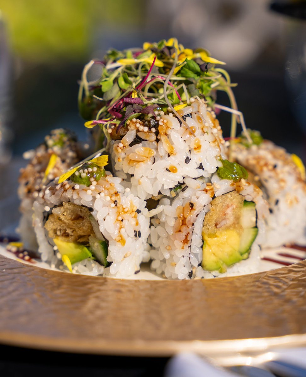 Friday nights deserve the finest. Indulge in expertly crafted sushi 🍣✨

Reserve your table at BlueBloodSteakhouse.com⁠

#BlueBloodSteakhouse #LuxuryDining #SushiPerfection #FineDiningToronto