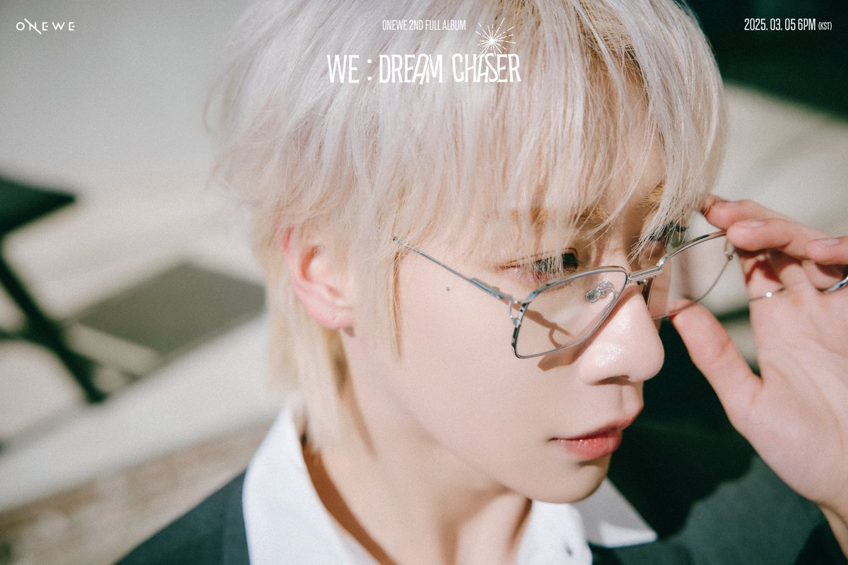 [#ONEWE]

ONEWE 2ND FULL ALBUM 
[WE : Dream Chaser]

🌫 SOLO CONCEPT PHOTO #2 🌫

▪ DONG MYEONG ▪

2025.03.05 6PM (KST) RELEASE✔

#원위 #WE_Dream_Chaser
#동명 #DONGMYEONG
#별_헤는_밤 #The_Starry_Night