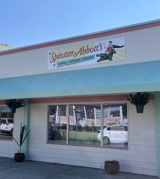 BSSigns1's tweet image. Effective signage is key to attracting new customers and retaining existing ones. Let B&amp;amp;S Signs help you create eye catching signage that represents your brand. Visit us at bnssigns.com or call 904-824-3323 for more information.