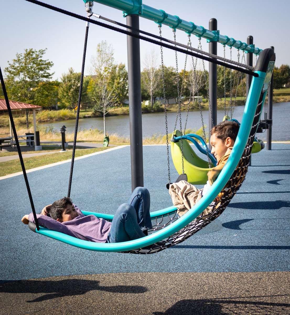 Gen_Rec's tweet image. Let's swing into the weekend! It might look laid-back, but the Flexx™ Swing sends everyone soaring! This all-new, fully inclusive thrill ride lets kids recline while swinging, creating an entirely different sensation from standard swings. #genrec youtu.be/x7tMGOvAIbo