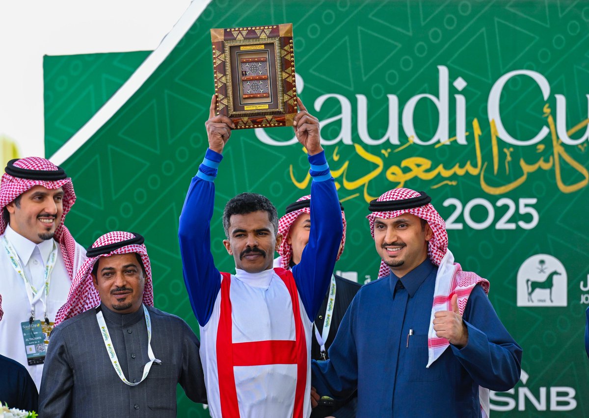 SPA_Spor's tweet photo. #صور_واس | "جوهر الرياض" يتوج بلقب "تحدي الخيالة العالمي، الجولة الأولى" بمسافة 1600م.
#كأس_السعودية⁩ 2025 🇸🇦🏆
#واس_رياضي https://t.co/5NoZwCBUWM