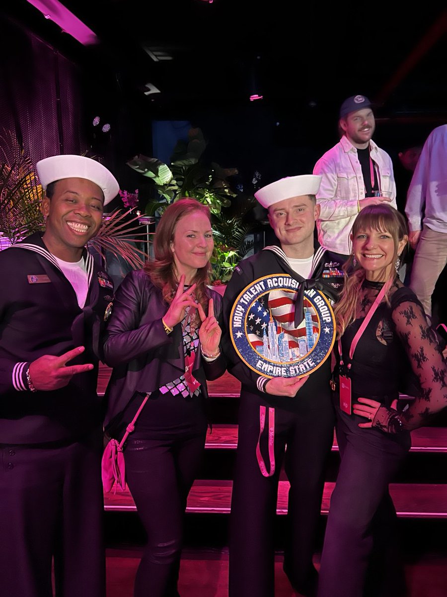 Chels_LA's tweet image. About last night🤩@T_Priority hosted an incredible event honoring first responders. The demands on them are greater than ever - many conversations were about how instant, reliable communication is essential and can save lives🙌

#TPPartner #TPriorityxNYC @Dakota_Meyer @BevEve