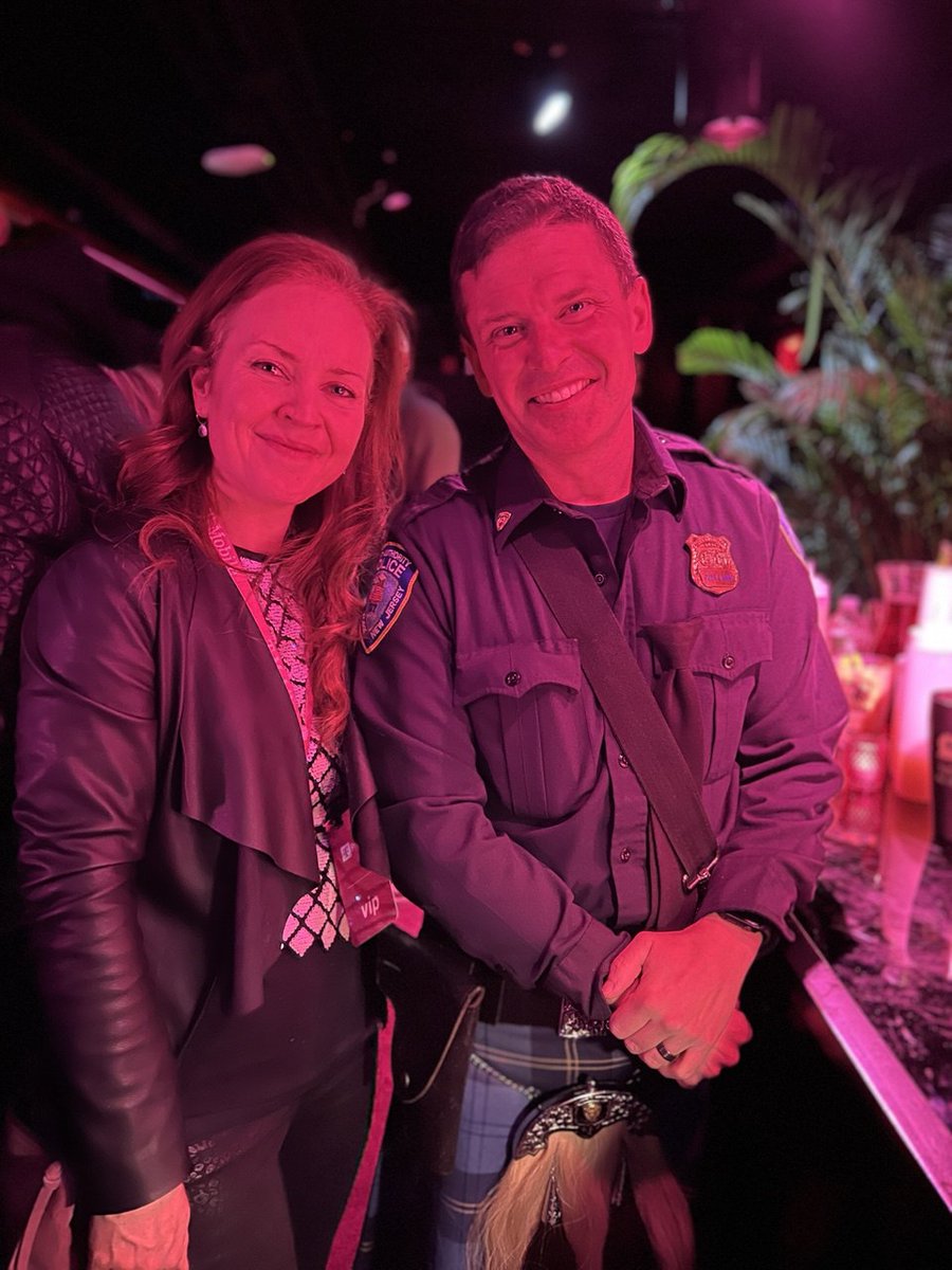 Chels_LA's tweet image. About last night🤩@T_Priority hosted an incredible event honoring first responders. The demands on them are greater than ever - many conversations were about how instant, reliable communication is essential and can save lives🙌

#TPPartner #TPriorityxNYC @Dakota_Meyer @BevEve