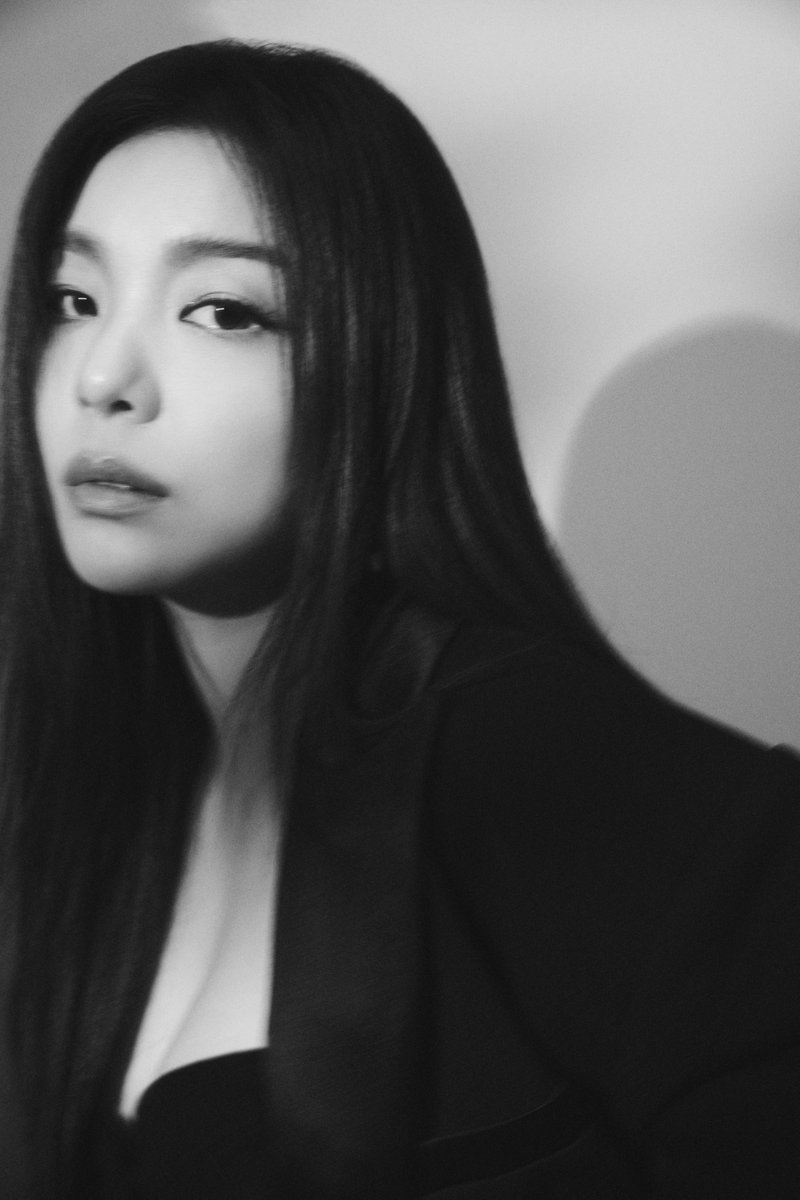 itzailee's tweet image. 에일리(Ailee) | Concept Photo 2 (Sh)adow ver.

Ailee 7th Mini Album '(Me)moir'

2025.03.20 (THU) 6PM (KST)

#에일리 #Ailee #Memoir