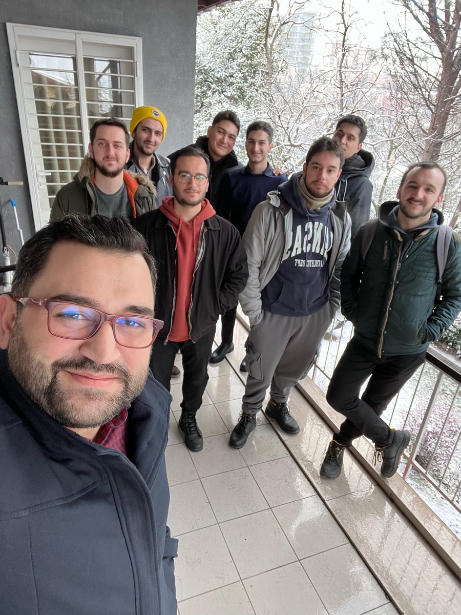 Ekip!

Bir şeyi başarmak ne kadar zorsa, zaferin tadı o kadar güzeldir. 🤝