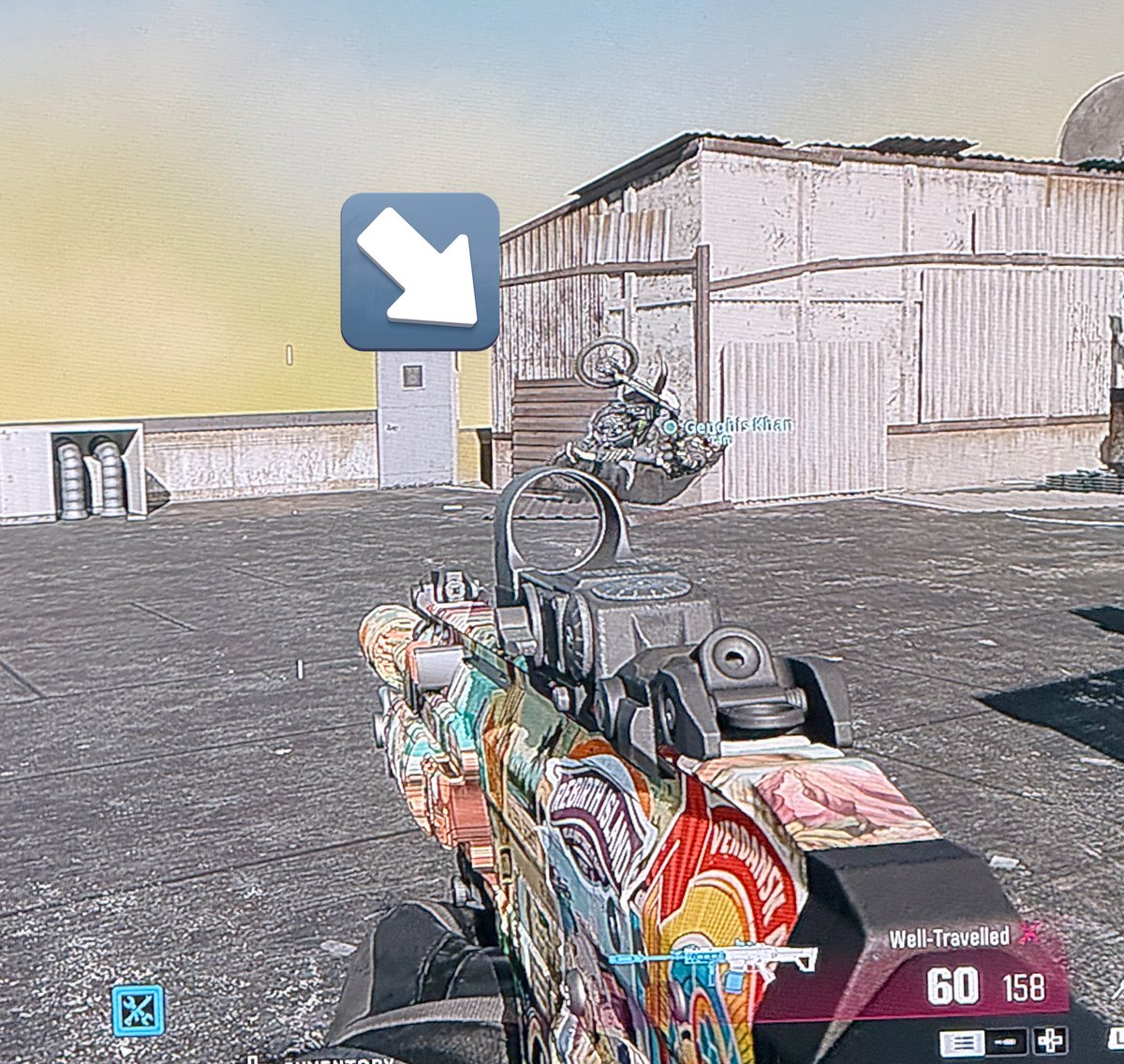 8 people left in a game of warzone the other night and I look behind me and see <a href="/OfficialJaskoYT/">Jasko</a> … 🤦‍♂️ 😂😂